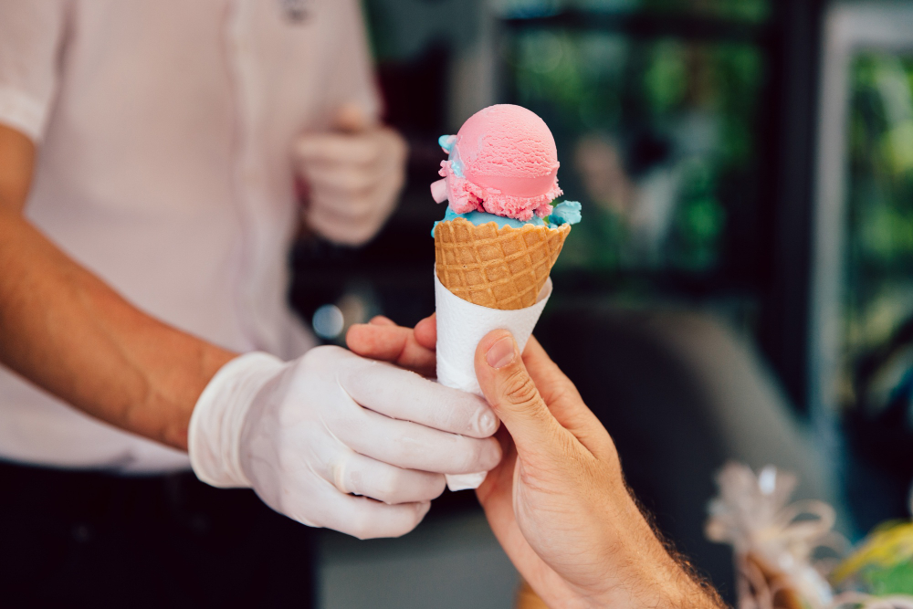 baskin robbins ice cream rival closes